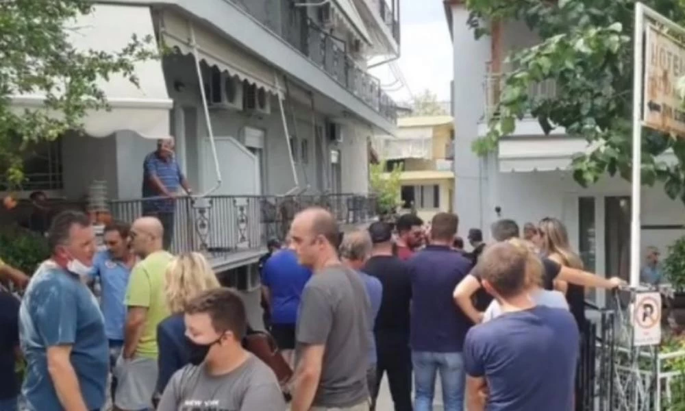 Ανήλικος μετανάστης με "μεγάλο" στόμα: [email protected]@k all Greek, Greek [email protected]@k all